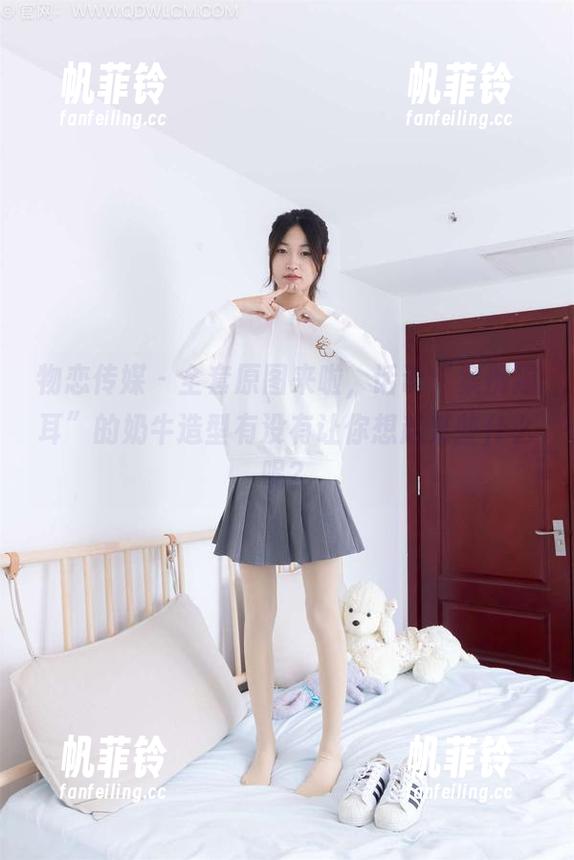 物恋传媒 - 全套原图来啦，话说“案例猫耳”的奶牛造型有没有让你想起某些什么呢？
