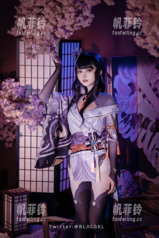 当白莉爱吃巧克力遇上女仆：不可思议的蕾姆作品集，下载慢动作效果！