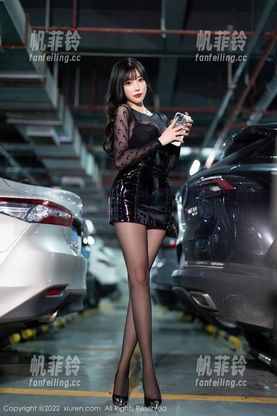 秀人网 - 在线晒晒，Mieko林美惠子的棉袜写真，这才是真正的“袜”力全开！