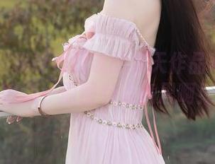 秀人网 – 我说吴思晚的夏天作品希望再惊艳点，原图有点意思啊！