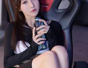 秀人网 – 看！周媛媛的新黑丝美图，分享给你的小秘密～