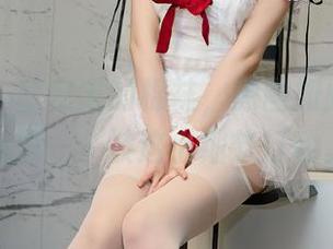 秀人网 – 唐安诺的棉袜，原图如此，壁纸那般——被这小细节打动。