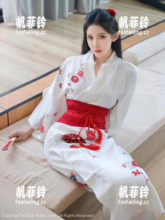 秀人网 - 精选图集，小纯子这次真把丝袜玩出了新花样！