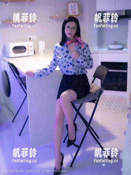秀人网 - 当牛仔裤遇上是小逗逗：图库里好料等你下载！