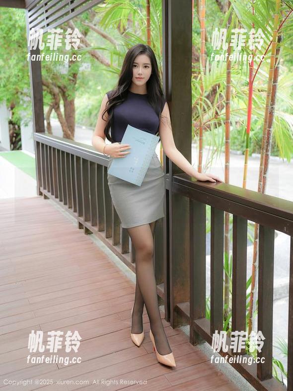 秀人网 - 精选田小燕Vicky丝袜佳作，光靠腿就已经赢了！
