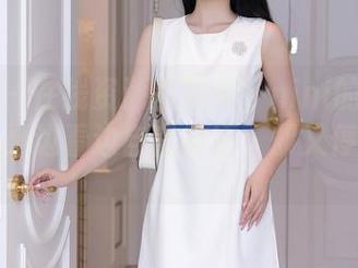 秀人网 – 在线资源里糯美子nini的比基尼？明明是边看边自言自语，却又停不下来。