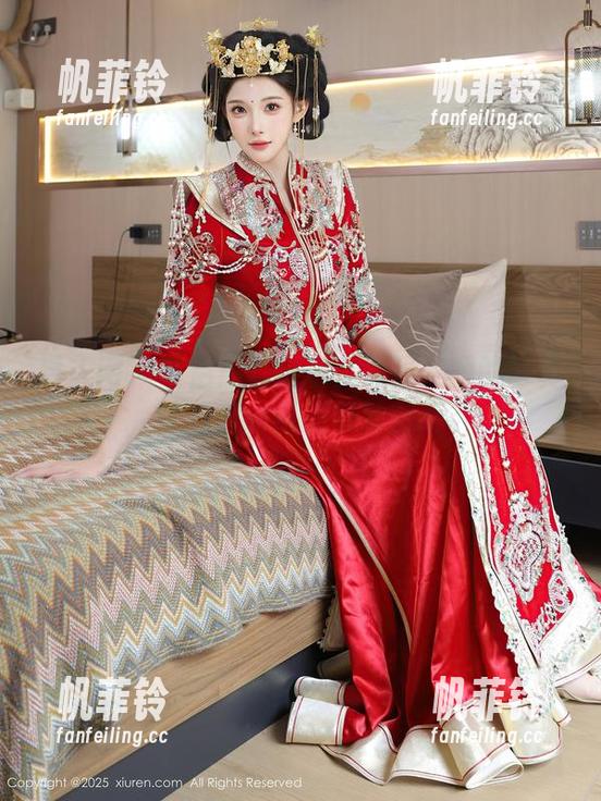 秀人网 - 幕后黑丝纷扰：龙泽美曦的写真，让我思考何为极致魅惑。