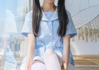 稚乖画册 – 最新写真，赤西夜夜的吉他少女似乎刚刚从阳光里走出来？