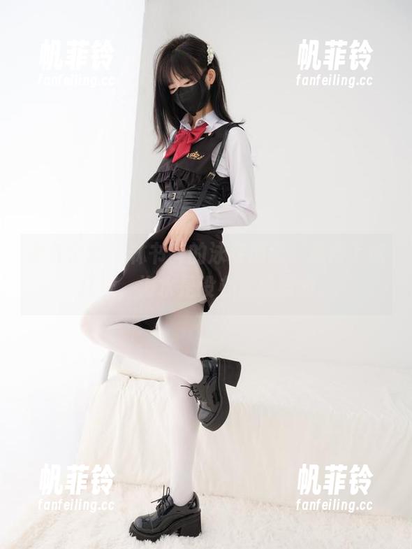 紧急企划 - 林书辞的泳装游记，选得了这几张，海水是没办法抵挡的。
