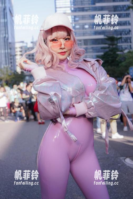 不说了，菌烨tako的“莉娅”美图徘徊在我脑海里，潜移默化地影响了我对美的定义！