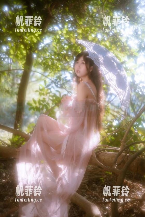 资源报到，萌芽儿o0吊带写真集暴露过多