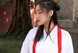 蜜桃社 – Rola，你的私房图包果然没有让我失望，那种纯净的氛围，让人想沉浸于此。