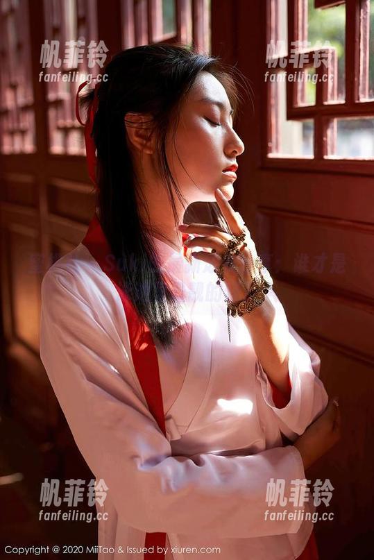 蜜桃社-Suki 蜜桃社 - Suki的最新泳衣分享:谁才是泳池里最靓的仔?
