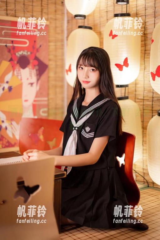 西瓜少女的新款：蓝白女仆，下载！免费套餐！