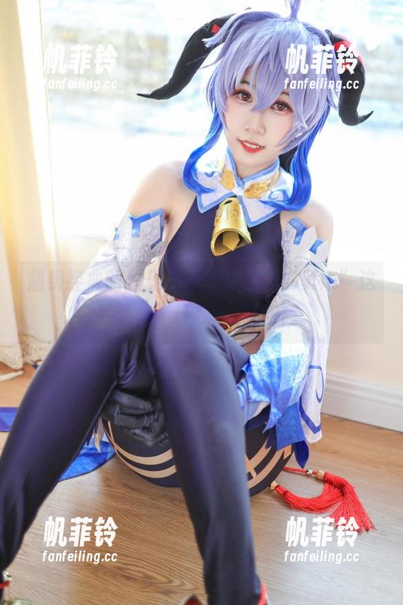 超级经典的里见年一写真集，“莫娜”这一选集，让我笔芯裂开。
