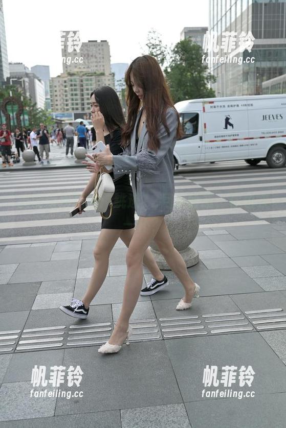 魔镜街拍精选：跳进12月的醉态，你也来一杯？