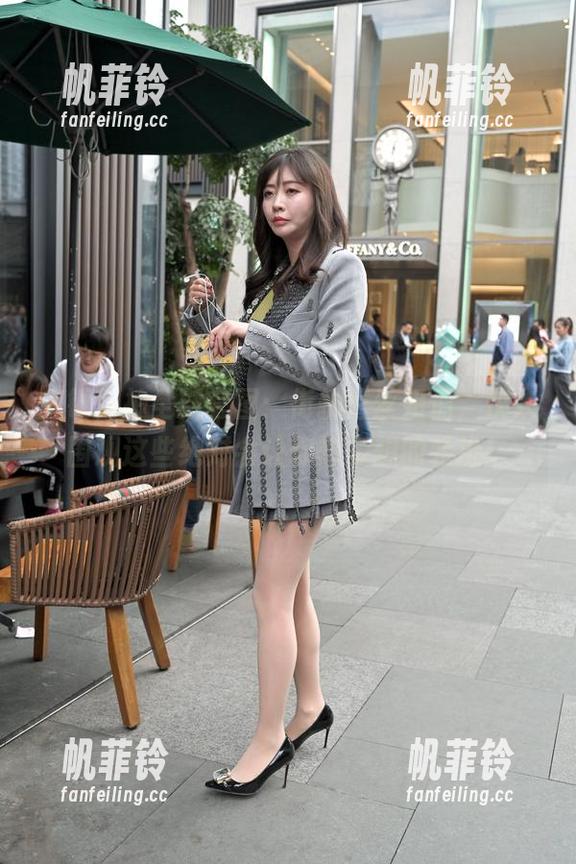 魔镜街拍全新套图：街拍蕾丝姐们，快来围观这些绝对会让你想多想的装扮！