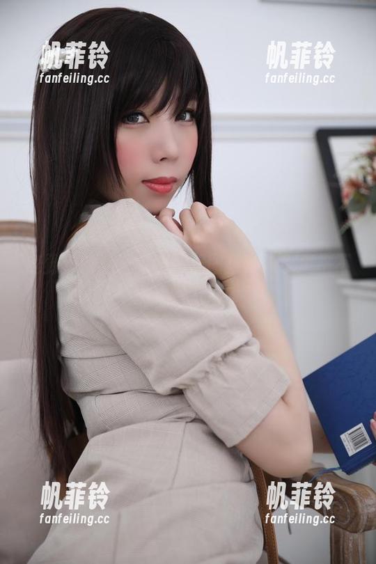 鹿野希的私人定制网袜图集，谁说风格不能灵活变动？