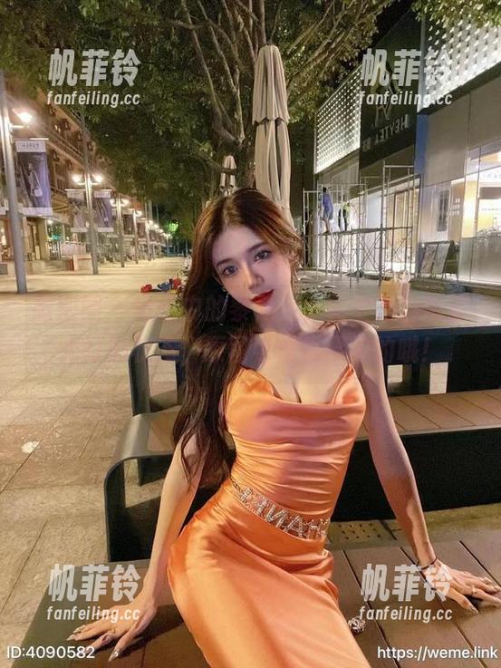 黎允熙 微密圈 - 运动中的黎允熙,完全是自带聚光灯的状态,原图可是很罕见的哦!